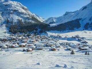 Arlberg Lech Winter Panorama Dorf ALDI SUISSE TOURS