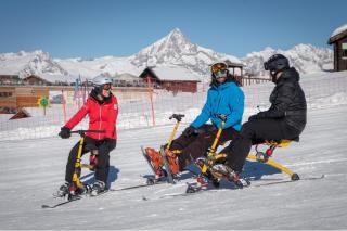 Snowbike Schnee Winter Freunde ALDI SUISSE TOURS