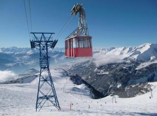 Skigebiet Crans-Montana Gondel Schnee Winter ALDI SUISSE TOURS