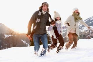 Familie Spass im Schnee Winter ALDI SUISSE TOURS