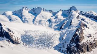 Aletsch Gletscher Wintersportparadies im Berner Oberland Sonnenschein ALDI SUISSE TOURS