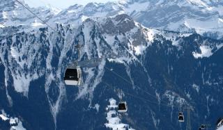 Skigebiet Leysin Gondel schneebedeckte Gipfel Ski ALDI SUISSE TOURS