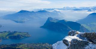 Vierwaldstättersee Nebel Gipfel Obwalden ALDI SUISSE TOURS