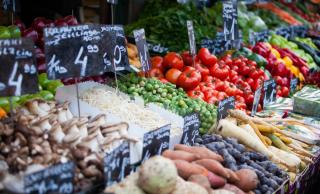 Naschmarkt Wien ALDI SUISSE TOURS