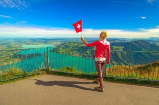 Rigi Frau Wandern Vierwaldstättersee ALDI SUISSE TOURS