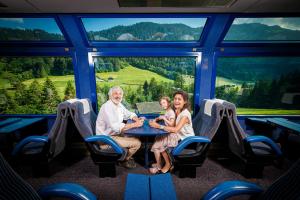 Piacere sul «treno del formaggio» della Ferrovia Montreux-Oberland Bernese