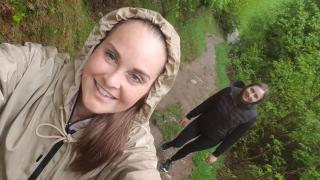 Patricia und Petra beim Wandern in Fügen ALDI SUISSE TOURS