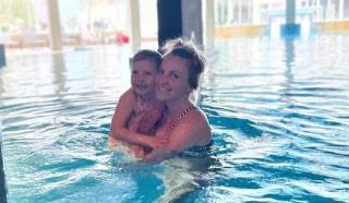 Stefanie und Lena im Wellnessbereich Krumers Alpin****sup. ALDI SUISSE TOURS