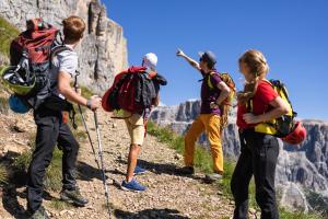 Vom Wanderweg zum Klettersteig im Stubaital - Familien-Kletterreise
