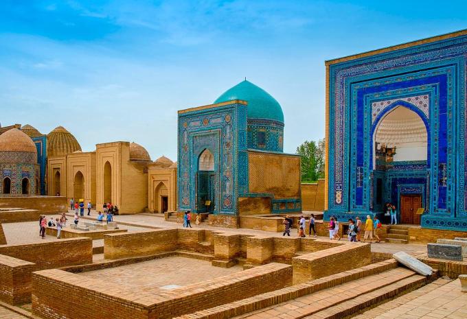 Kirghizistan e la Via della Seta dell'Uzbekistan - tour in treno e autobus