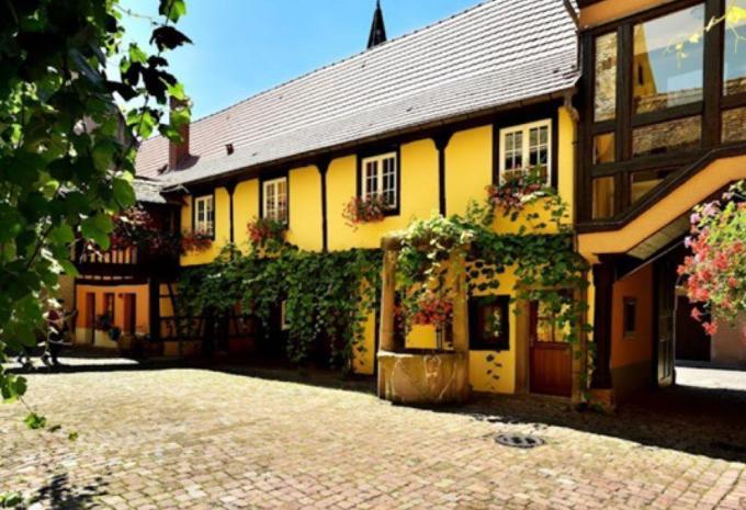 Beispielhotel, Hotel Abbaye