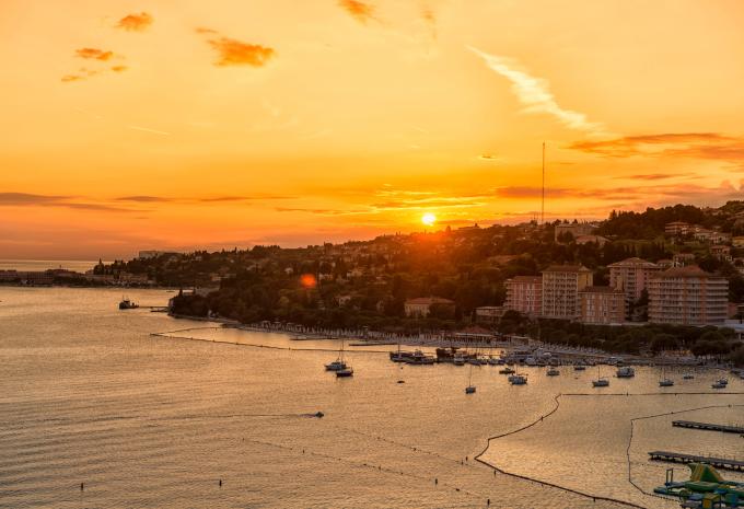 Sur la piste cyclable de Parenzana d'Italie en Croatie - Tour en VTT