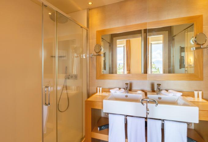 Zimmerbeispiel Doppelzimmer Classic Seeblick «Chic»