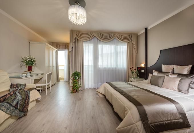 Exemple de chambre suite junior (JS) Classic avec balcon Exemple de chambre suite junior (JS) Classic avec balcon
