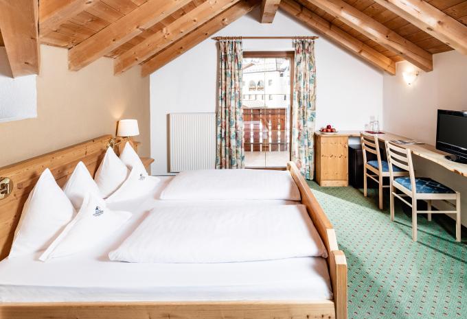 Beispiel Vierbettzimmer Balkon Nebenhaus Bergl