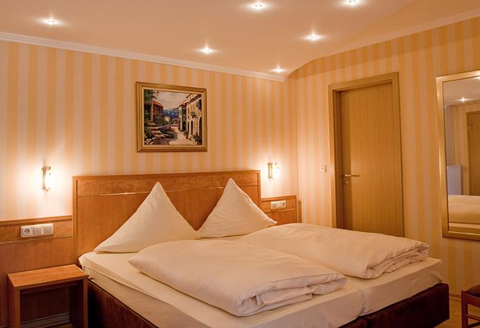 Zimmerbeispiel: Doppelzimmer Standard Zimmerbeispiel: Doppelzimmer Standard