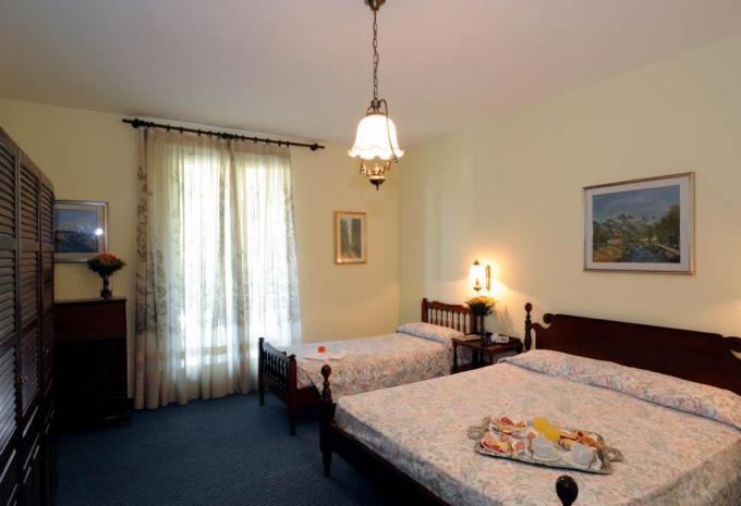 Exemple de chambre, chambre triple standard avec balcon