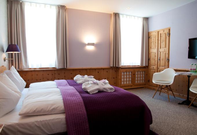 Zimmerbeispiel, Doppelzimmer Standard Bergblick 3* Stammhaus Zimmerbeispiel, Doppelzimmer Standard Bergblick 3* Stammhaus