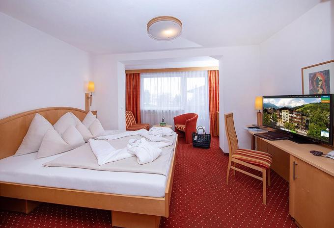 Zimmerbeispiel: Doppelzimmer "Schmitten" Zimmerbeispiel: Doppelzimmer "Schmitten"
