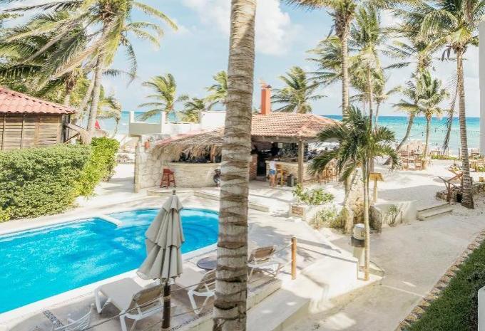 Petit Lafitte Beach Front Hotel & Bungalows**** (Badehotel)