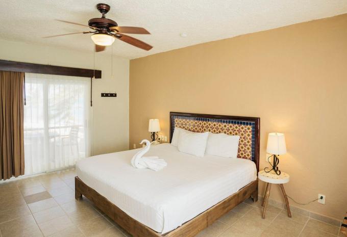 Petit Lafitte Beach Front Hotel & Bungalows**** (Badehotel)