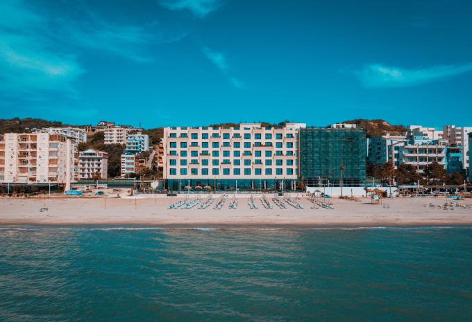 Royal G Deluxe Royal G Deluxe