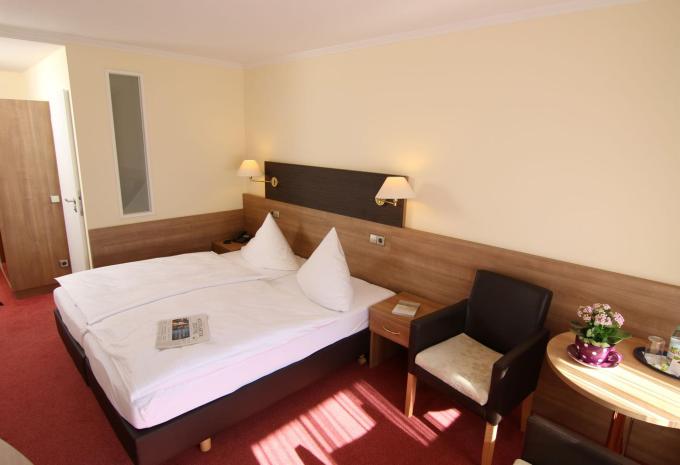 Esempio di camera, camera doppia comfort con balcone