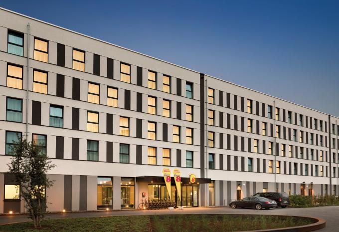 Hotel Super 8 by Wyndham Freiburg