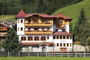 Alpenherz Hotel****
