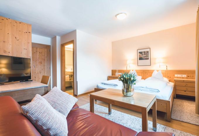 Zimmerbeispiel, Doppelzimmer "Arnica" Zimmerbeispiel, Doppelzimmer "Arnica"