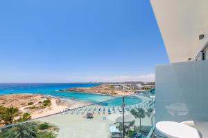 Tasia Maris Sands Hotel****