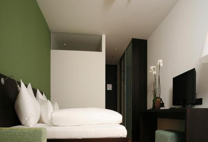 Zimmerbeispiel, Doppelzimmer «Palüd» Zimmerbeispiel, Doppelzimmer «Palüd»
