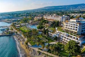 Coral Beach Hotel & Resort*****
