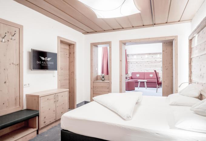 Zimmerbeispiel, Juniorsuite (JS) Standard Innenhofblick