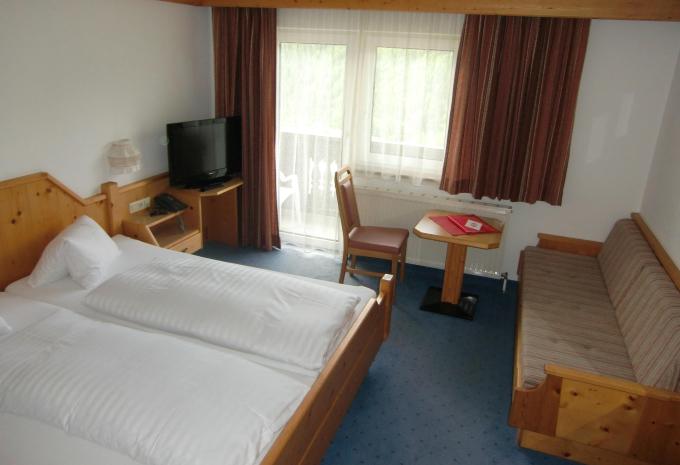 Zimmerbeispiel, Doppelzimmer (DZ) «Berg»