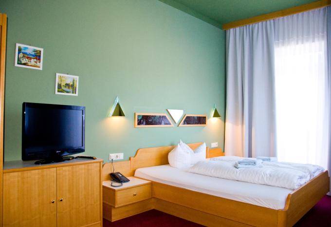 Zimmerbeispiel, Dreibettzimmer (DBZ) «Tal»