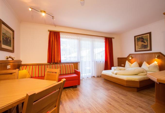 Zimmerbeispiel, Apartment Balkon "bis 4 Personen"