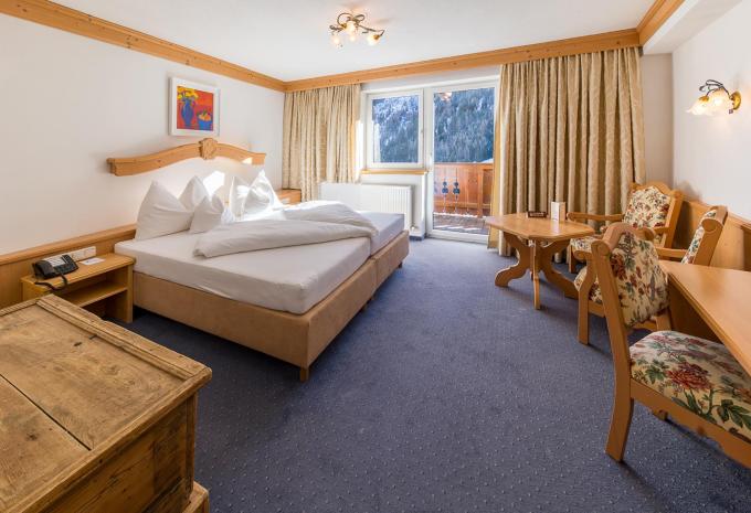 Zimmerbeispiel: Doppelzimmer Balkon Zimmerbeispiel: Doppelzimmer Balkon