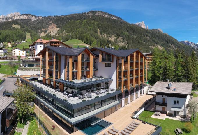 Sommer: Ciampedie Luxury Alpine Spa Hotel *****