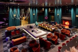 Paramount Hotel****