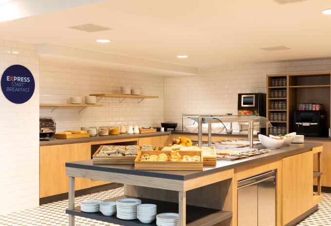 Holiday Inn Express Amsterdam North Riverside ***s Holiday Inn Express Amsterdam North Riverside ***s