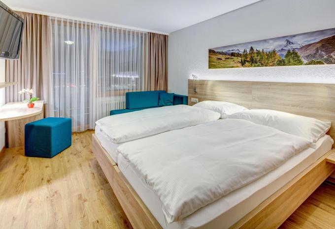 Beispiel Dreibettzimmer „Balkon Südseite“ Beispiel Dreibettzimmer „Balkon Südseite“