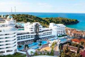 Laguna Beach Alya Resort & Spa*****