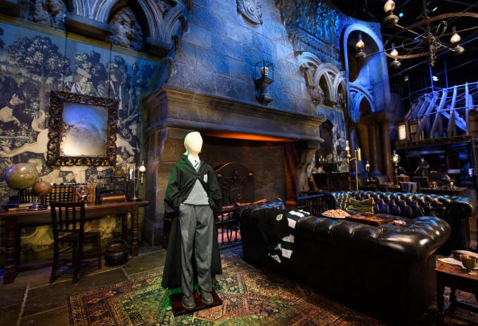 Warner Bros. Studio Tour - The Making of Harry Potter