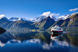 Hurtigruten - Klassische Postschiffroute - Kreuzfahrt
