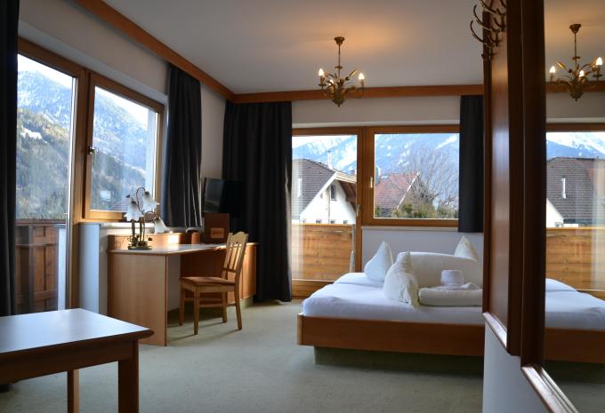 Zimmerbeispiel, Vierbettzimmer (VBZ) Balkon «Komfort»