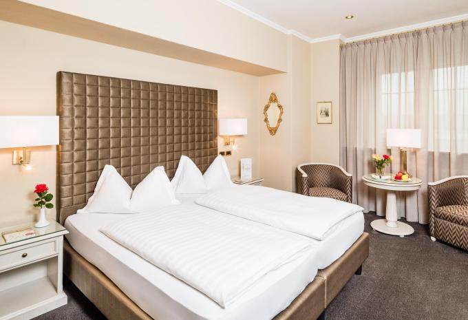 Zimmerbeispiel Dreibettzimmer „Bergblick“