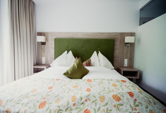 Zimmerbeispiel, Doppelzimmer Balkon "Wohlfühlzimmer“