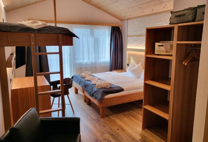 Zimmerbeispiel, Dreibettzimmer (DBZ) Balkon