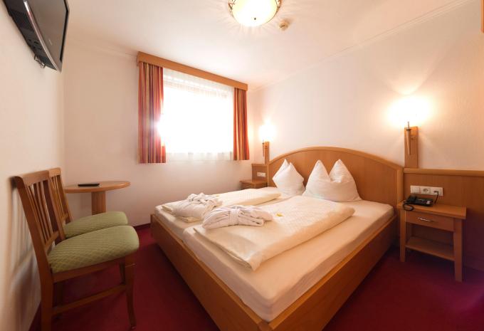 Exemple de chambre, chambre double Standard avec balcon ou terrasse Exemple de chambre, chambre double Standard avec balcon ou terrasse